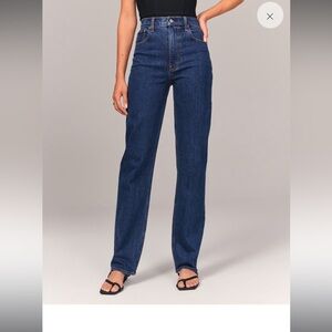 Abercrombie & Fitch high rise 90’s straight Jean size 27/4